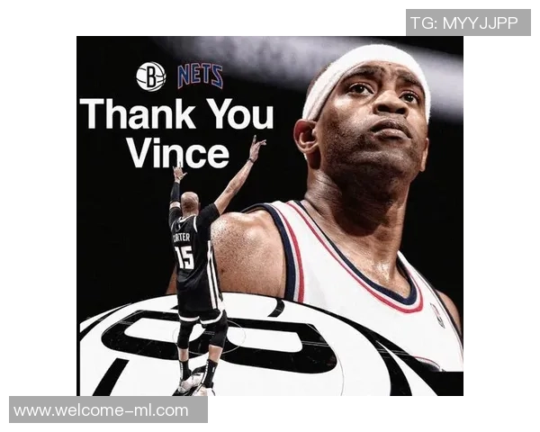 身材高挑的里斯身穿尼克斯配色大衣观战NBA绯闻男友小卡特为魔术出战