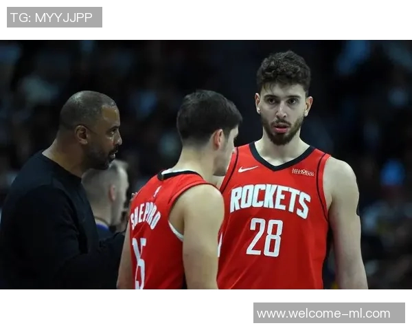 乌度卡称赞小贾表现出色关键时刻命中三分助力球队逆转胜利